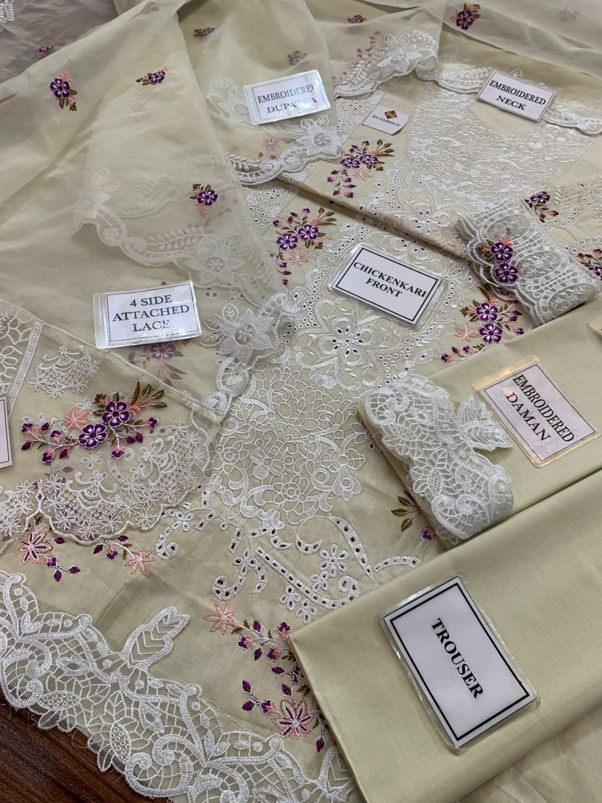 Lawn - Elaf Premium - Luxury Lawn 25 - ELM#1B - Sanaa